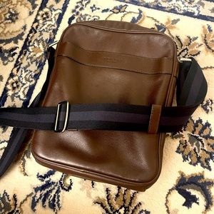 Coach Men’s crossbody bag • brown